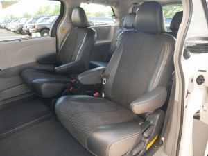 シエナ新車並行　SE