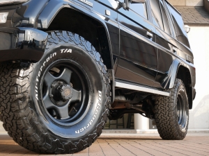 ランクルプラドリフトUP　メッキTOYOTAロゴグリル