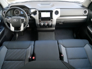 タンドラ新車並行　ベンチシート6人乗