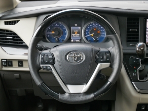 シエナ新車並行　XLE　スマートキー