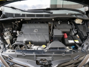 シエナ新車並行　リミテッド　Wサンルーフ