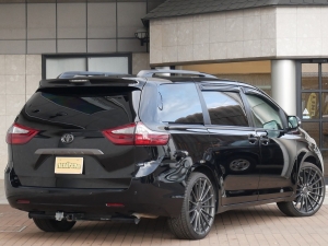 シエナ新車並行　リミテッド　Wサンルーフ