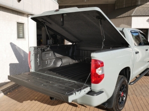 タンドラ2021モデル　TRDPRO　ルナロック