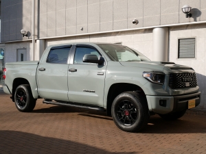 タンドラ2021モデル　TRDPRO　ルナロック