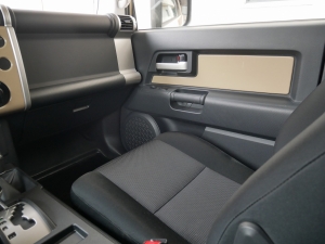 ＦＪクルーザー新車並行　トレイル仕様　BLACKRHINO