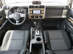 ＦＪクルーザー新車並行　トレイル仕様　BLACKRHINO