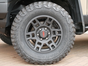 ＦＪクルーザー新車並行　トレイル仕様　BLACKRHINO