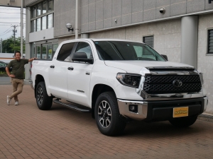 タンドラ新車並行　2021年モデル　ワンオーナー
