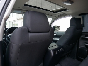 タンドラ新車並行　2020年モデル　リフトUP