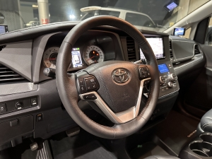 シエナ新車並行　実走行　2018年モデル　