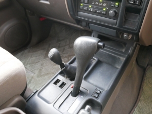 ランクルプラドフルノーマル車　低走行9500km
