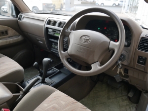 ランクルプラドフルノーマル車　低走行9500km
