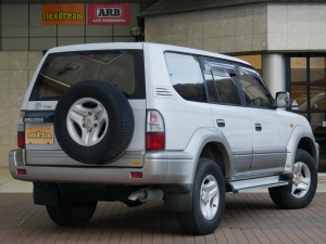 ランクルプラドフルノーマル車　低走行9500km
