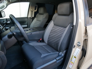 タンドラ新車並行　ベンチシート　コラムシフト