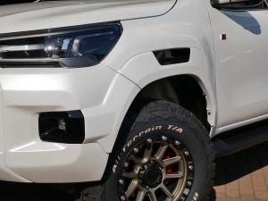 ハイラックス登録済み未使用車　リフトアップ　BFグッドリッチ
