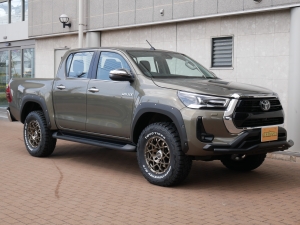 ハイラックスリフトアップ　未使用車