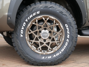 ハイラックスリフトアップ　未使用車