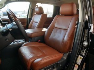 セコイア新車並行　レッドロックレザー