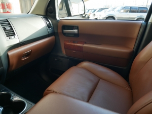 セコイア新車並行　レッドロックレザー