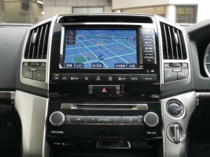 ランクル２００中期型　６速AT　本革シート