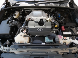 ハイラックスリフトアップ　トノカバー　大画面11インチナビ
