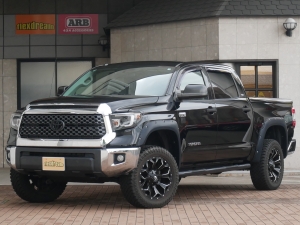 タンドラ新車並行　2014年モデル　リフトアップ