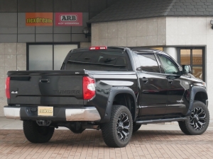 タンドラ新車並行　2014年モデル　リフトアップ
