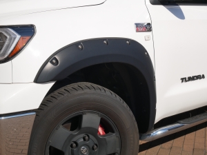 タンドラ新車並行　ベンコラ　サンルーフ　10インチナビ