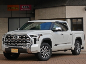タンドラ新車並行　2022年モデル　リッチクリームレザー