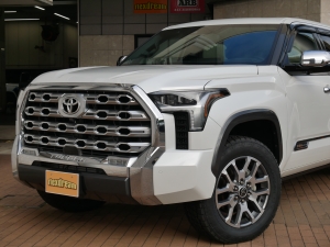 タンドラ新車並行　2022年モデル　リッチクリームレザー