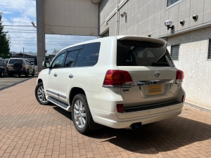 ランクル２００モデリスタ　ガナドール　フルエアロ