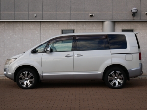 デリカＤ５特別仕様車　4WD　現行デリカ18インチ