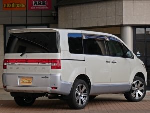 デリカＤ５特別仕様車　4WD　現行デリカ18インチ