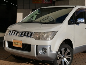 デリカＤ５特別仕様車　4WD　現行デリカ18インチ
