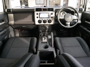 ＦＪクルーザー新車アウトレットリフトアップ　