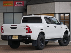 ハイラックスJAOSリフトアップ　KMC17インチ