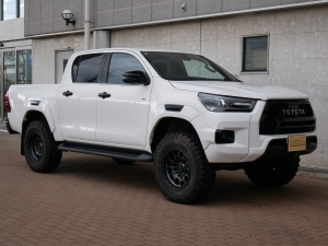 ハイラックスJAOSリフトアップ　KMC17インチ