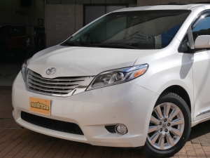 シエナ2012年モデル　新車並行