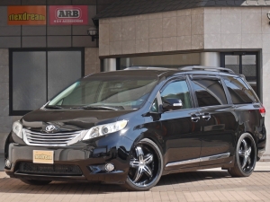 シエナ最上級グレード　新車並行　2011年モデル