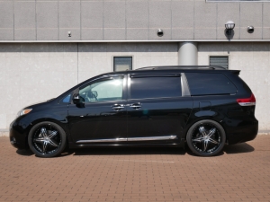 シエナ最上級グレード　新車並行　2011年モデル