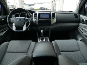 タコマ新車並行　2014年モデル