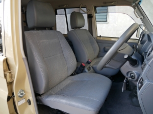 ランクル７０前後デフロック　ルーフラック　TOYOTAロゴグリル