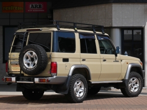 ランクル７０前後デフロック　ルーフラック　TOYOTAロゴグリル