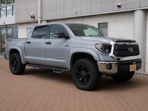 タンドラ新車並行　2020年モデル　リフトアップ