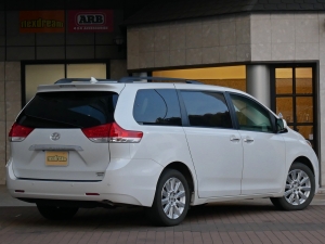シエナ新車並行　2012年モデル