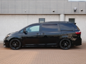 シエナ新車並行　2015年モデル　ローダウン