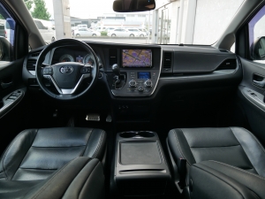 シエナ新車並行　2015年モデル　ローダウン