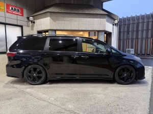 シエナ新車並行　2015年モデル　ローダウン