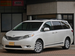 シエナ 新車並行　2015年モデル　最上級グレード