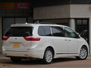 シエナ新車並行　2015年モデル　最上級グレード